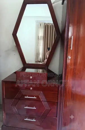 ড্রেসিং টেবিল + ওয়ার্ডরোব