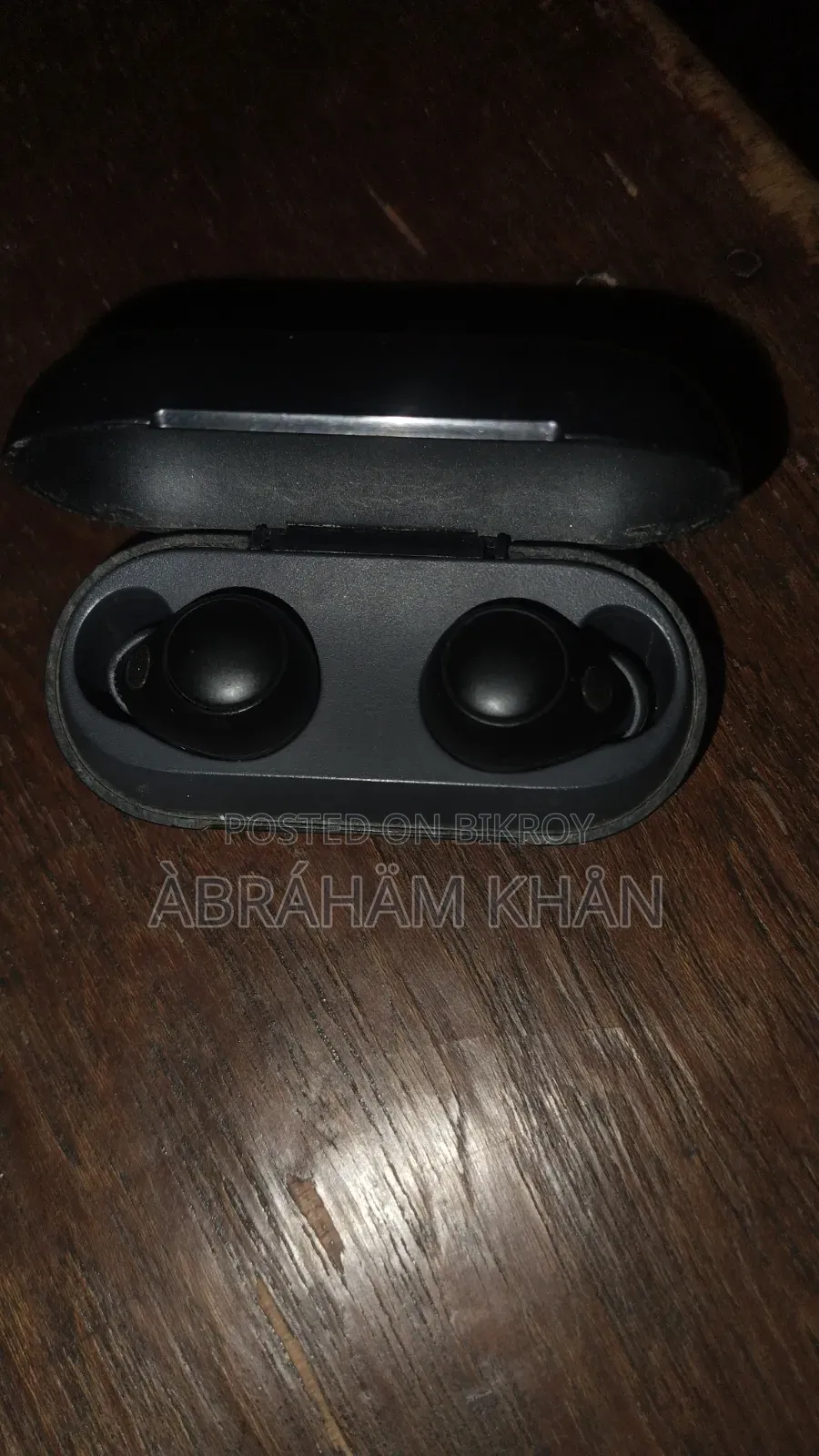 এয়ারপডস বিক্রয়ের জন্য