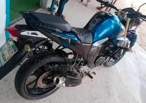 ইয়ামাহা এফজেডএস ভি২ ২০২২ নীল