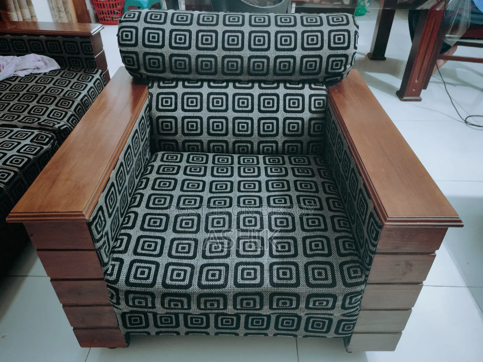 সোফা সেট ২+২+১