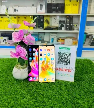 Oppo Reno9 256 GB Gold