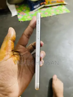 অ্যাপল আইফোন এক্সআর ৬৪ জিবি হোয়াইট