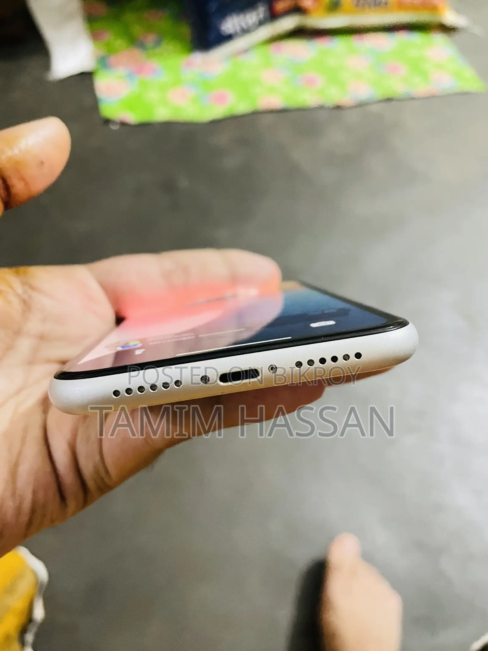 অ্যাপল আইফোন এক্সআর ৬৪ জিবি হোয়াইট