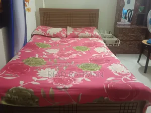 একটা খাট বিক্রয় হবে