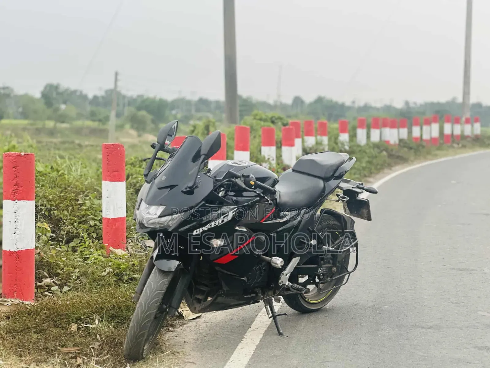সুজুকি জিক্সার এসএফ ২০২২ কালো