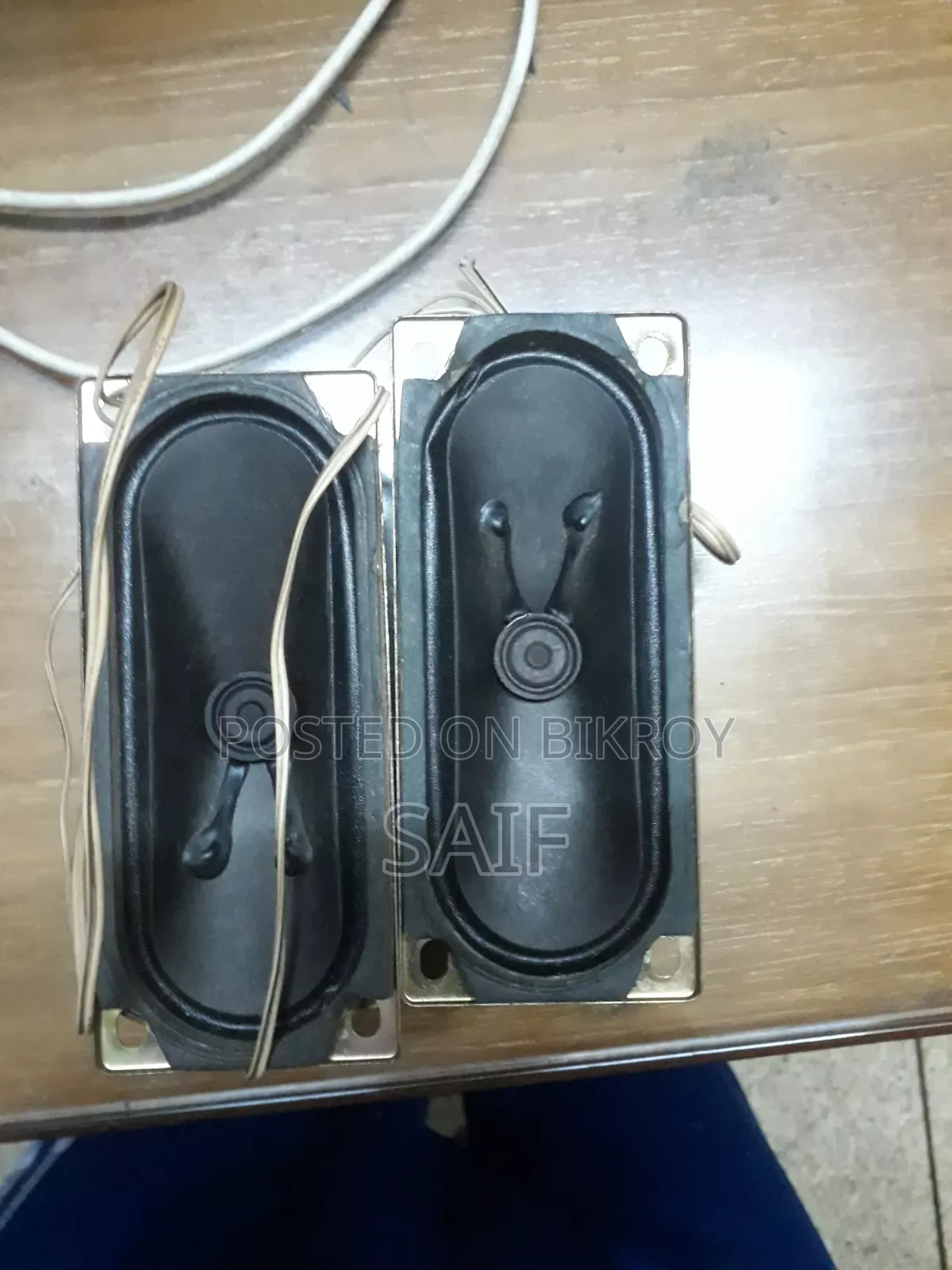 Urgent Sale - 2 Speakers + 3 Magnets
