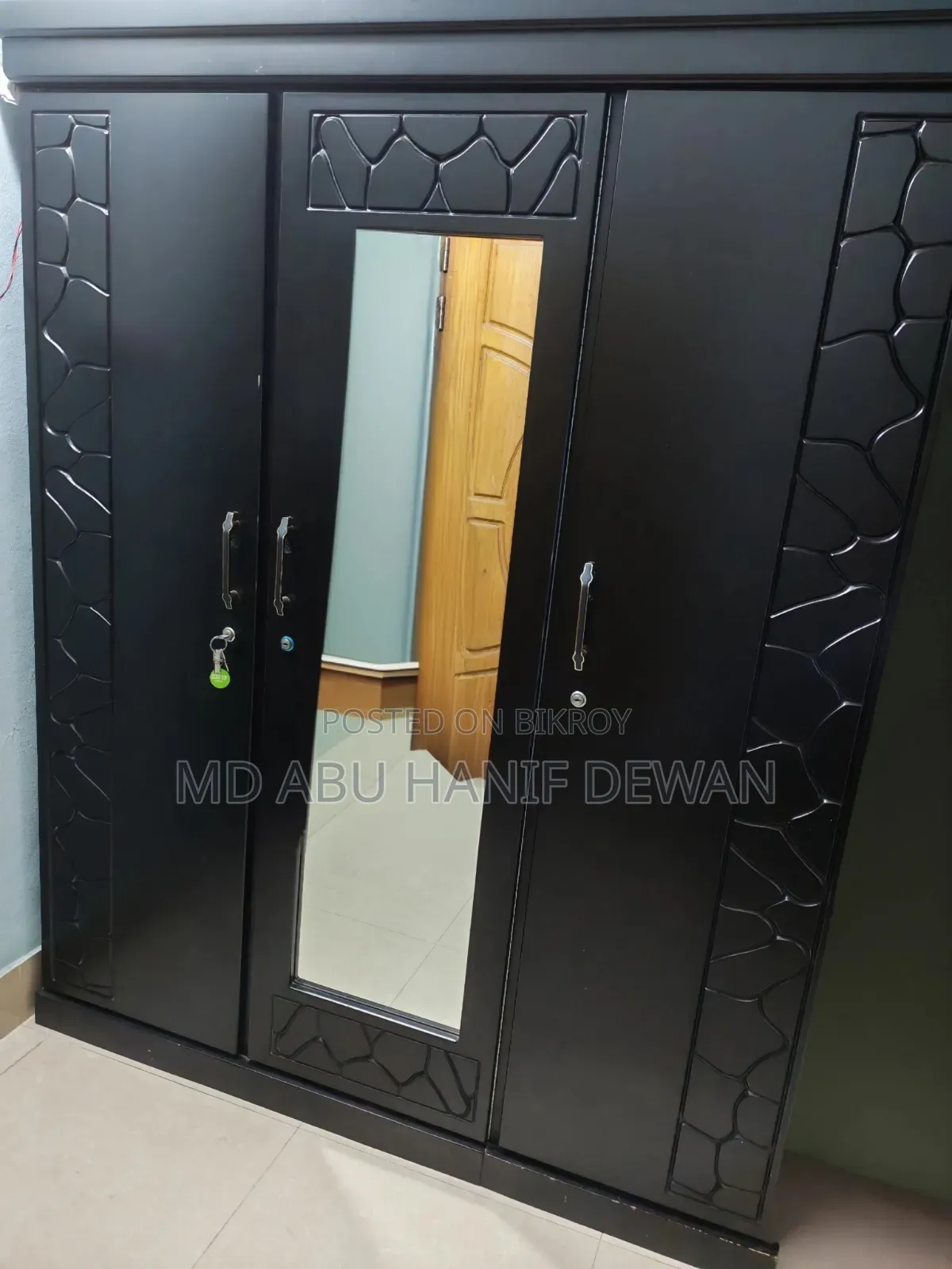 3-Part Lacquered Almirah made of 15mm Akij MDF Board