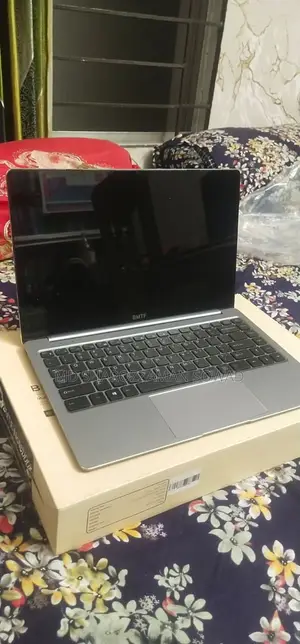 Laptop 8GB Intel Celeron SSD 128GB