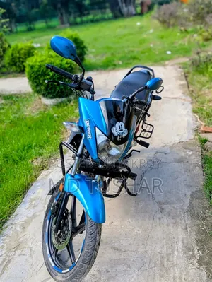 হিরো গ্ল্যামার ২০২১ নীল