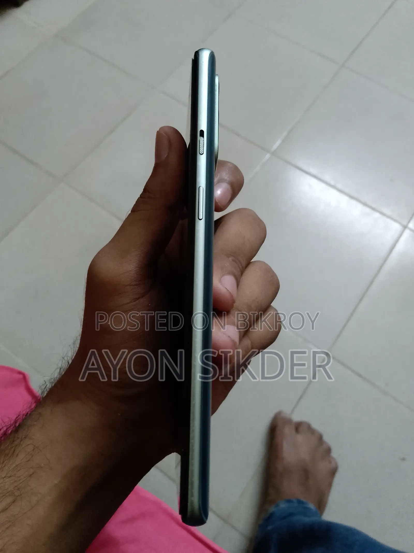 ওয়ানপ্লাস ৯আর ২৫৬ জিবি