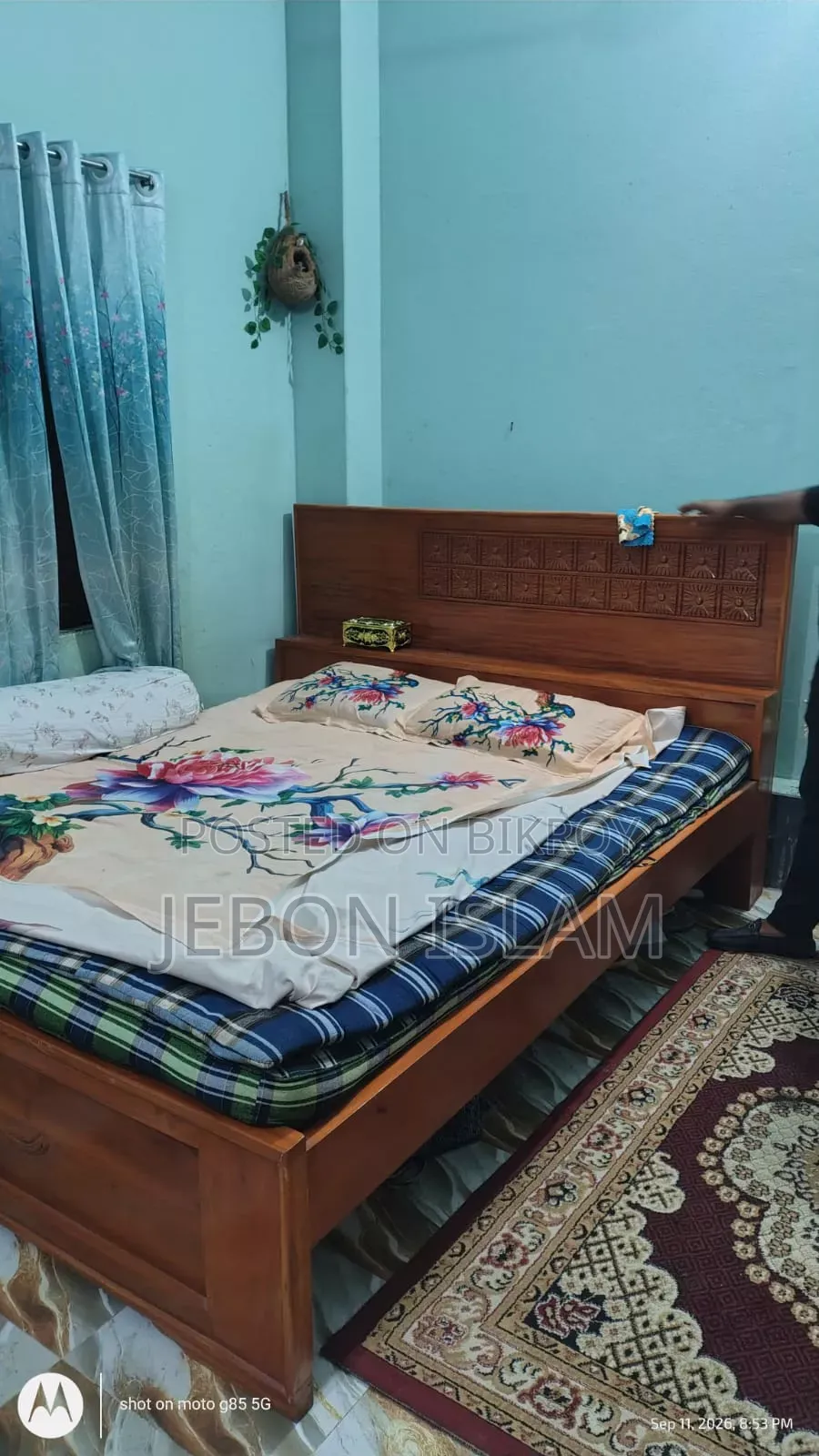 একটা সেমি বক্স কাঠের খাট বিক্রয় করবো