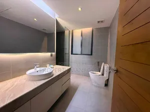 6bdrm Apartment in Gulshan for Rent