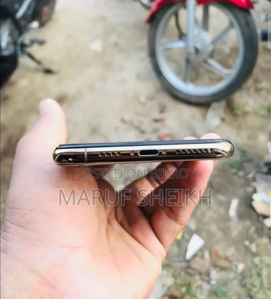 অ্যাপল আইফোন এক্সএস ২৫৬ জিবি হোয়াইট