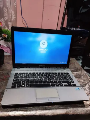 ল্যাপটপ স্যামসাং NP300E4V 4GB ইন্টেল পেন্টিয়াম SSD 256GB
