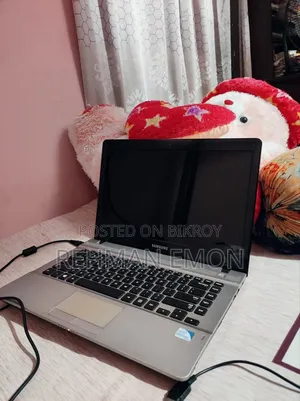 Laptop Samsung NP300E4V 4GB Intel Pentium SSD 256GB