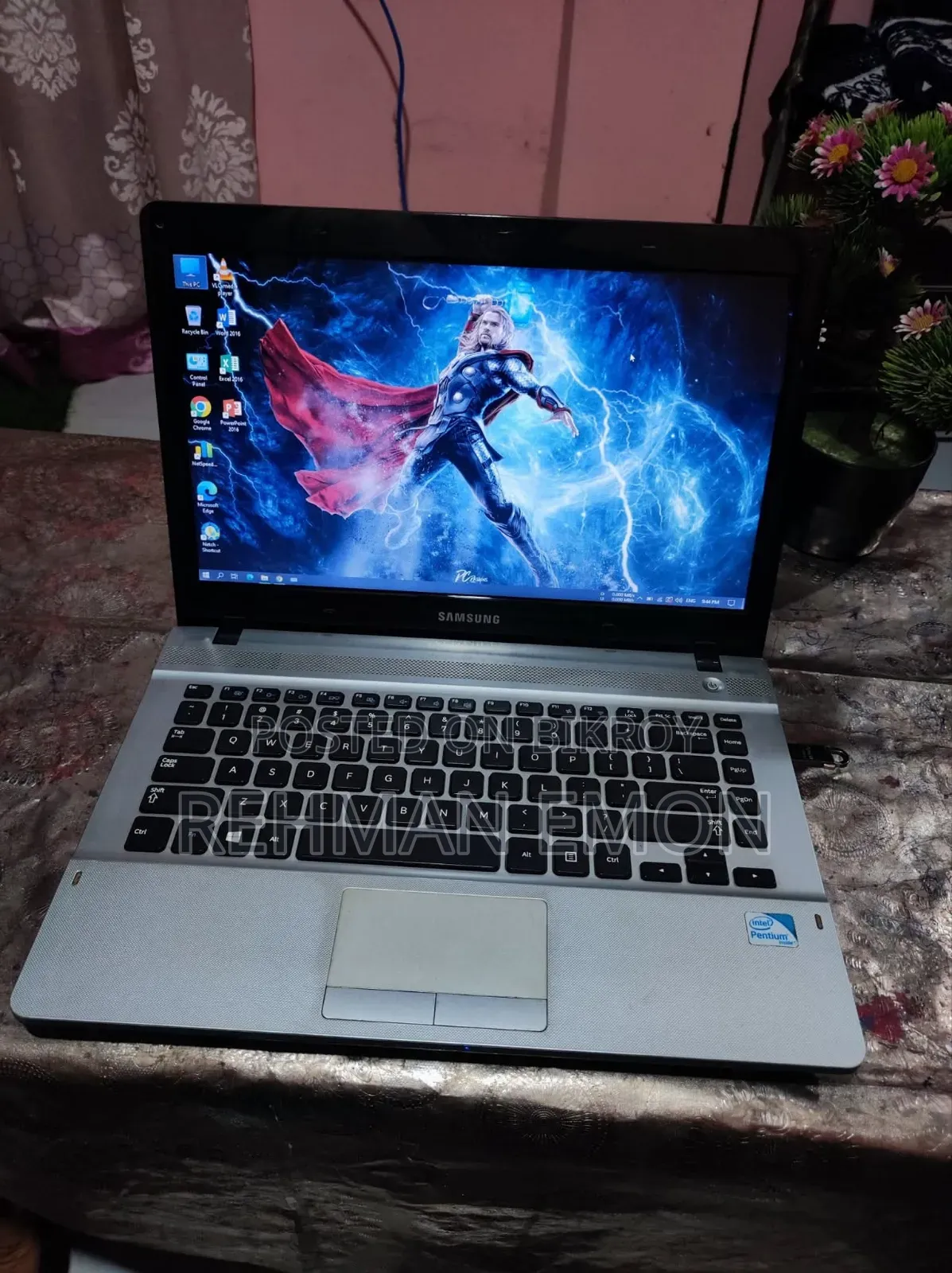 Laptop Samsung NP300E4V 4GB Intel Pentium SSD 256GB