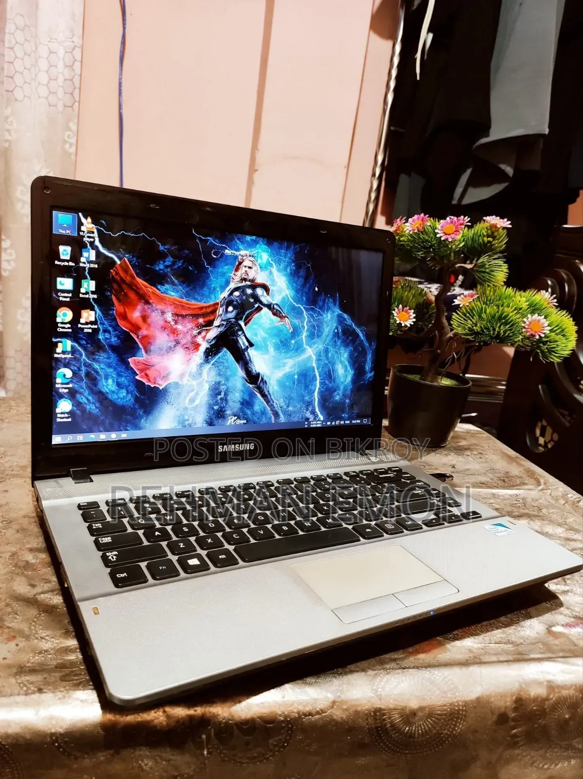 Laptop Samsung NP300E4V 4GB Intel Pentium SSD 256GB