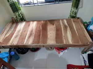 কাঠের সিঙ্গেল চৌকি ও কাঠের টেবিল