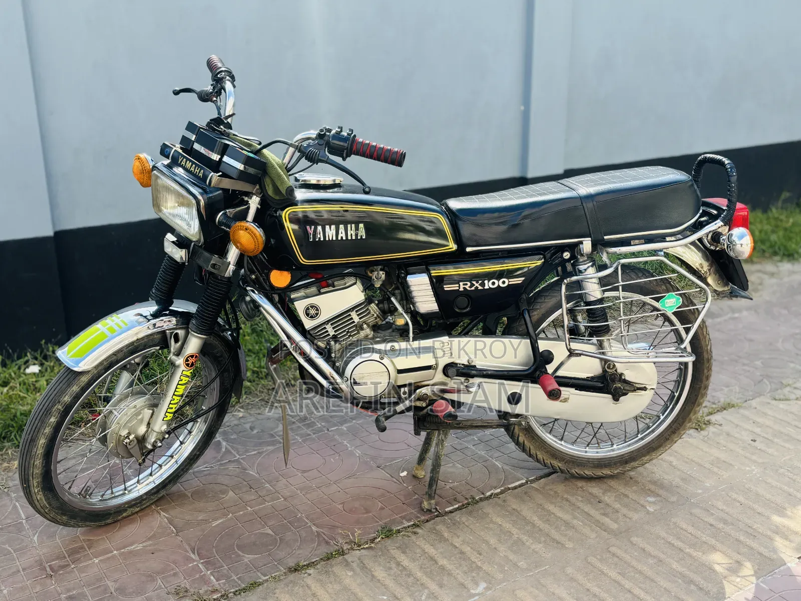 Yamaha 1995 Black