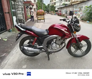 Suzuki GSX 125 2023 Red