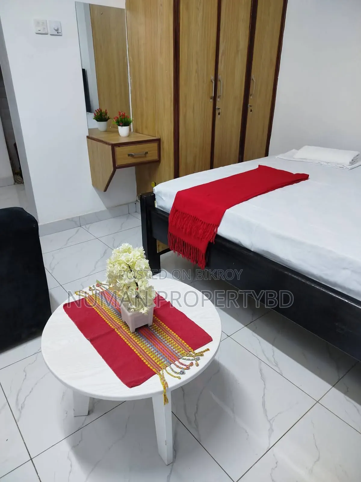 দৈনিক সাপ্তাহিক মাসিক সম্পূর্ণ ফার্নিশড সার্ভিস রুম ভাড়া