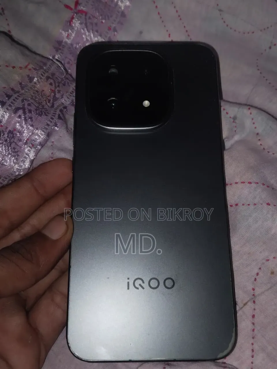 আইকিউওও ১৫ ২৫৬ জিবি ব্ল্যাক