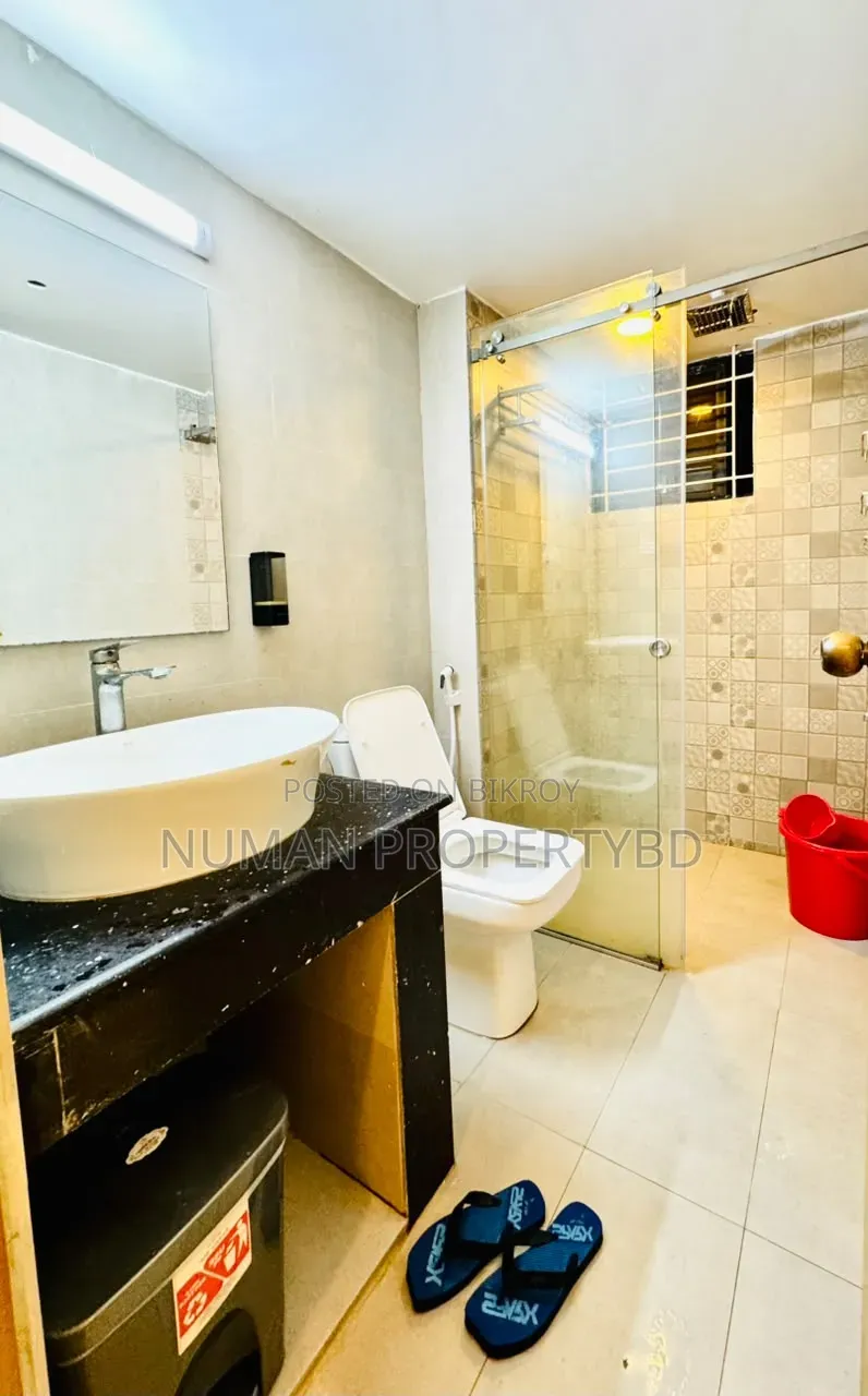Daily Weekly Monthly Full Furnish Service Room Rent