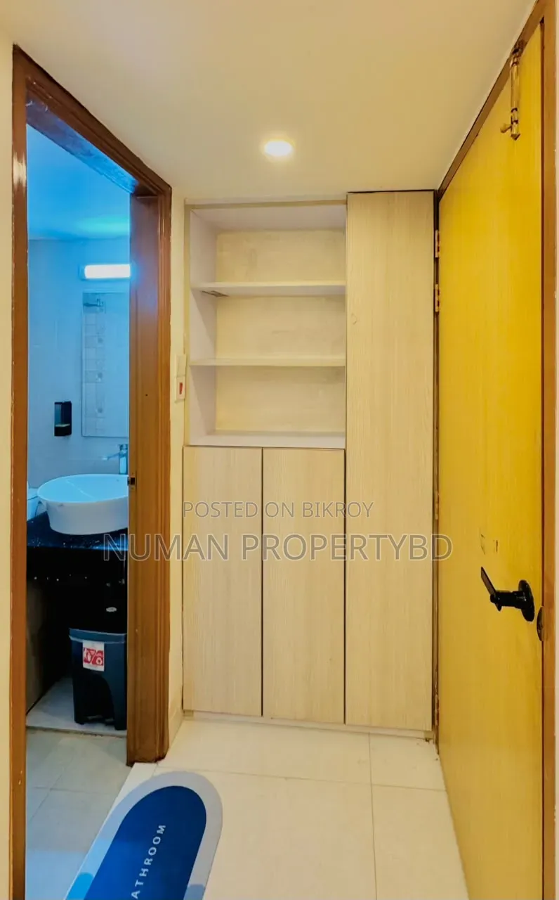 Daily Weekly Monthly Full Furnish Service Room Rent