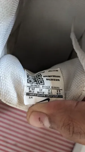 Sneaker's Size: 41