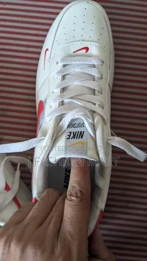Sneaker's Size: 41