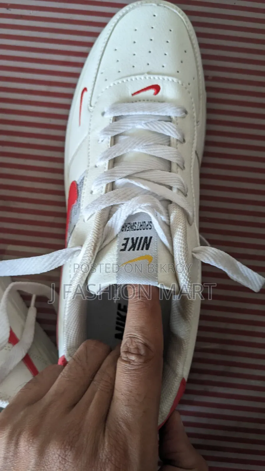 Sneaker's Size: 41