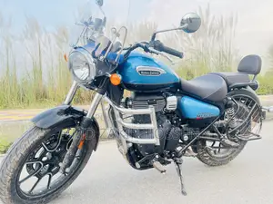 Royal Enfield Meteor 350 2025 Blue