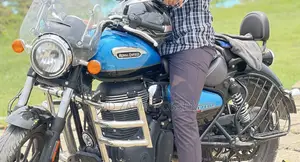 Royal Enfield Meteor 350 2025 Blue