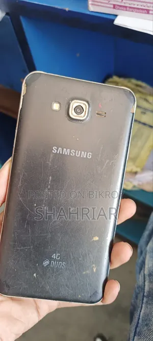 Samsung Galaxy J7 16 GB Black