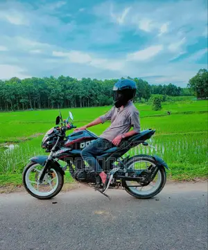 সুজুকি জিক্সার ২০১৯ কালো