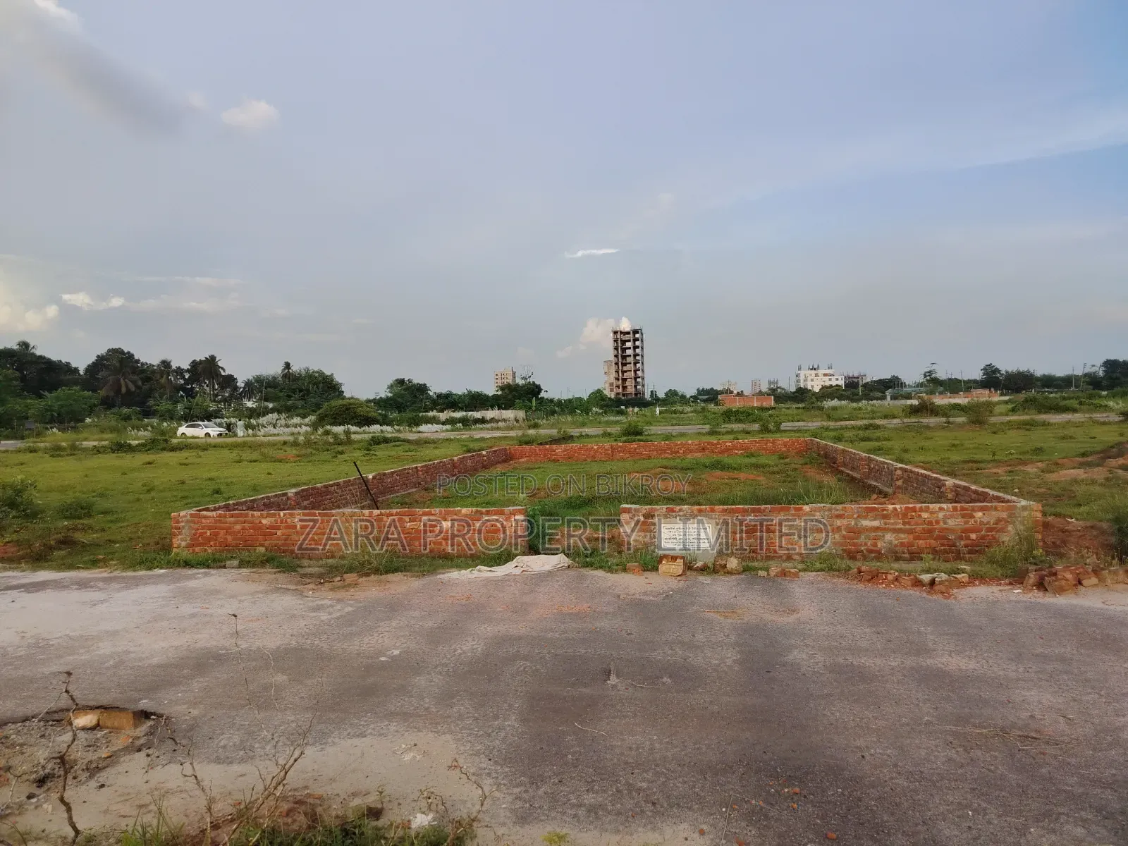 কম দামে কর্নার ৩ কাঠা ২৮ নং সেক্টরে