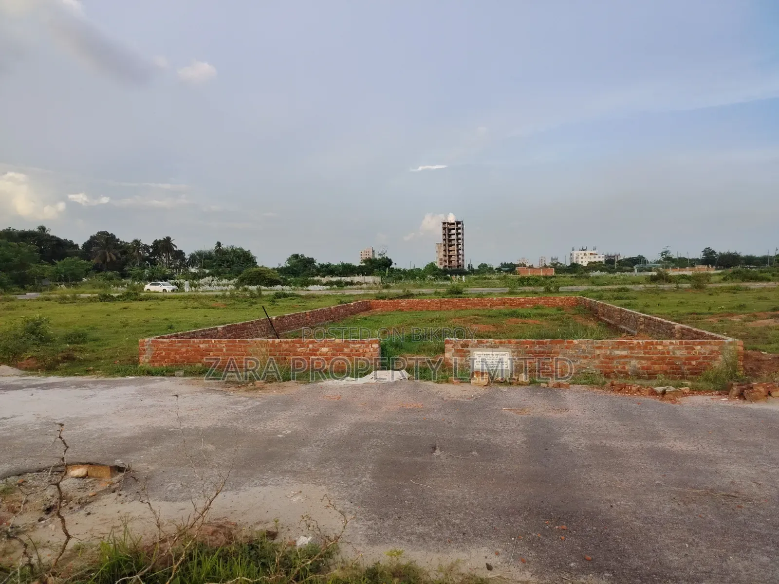 কম দামে কর্নার ৩ কাঠা ২৮ নং সেক্টরে