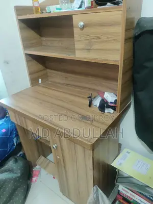 টেবিল এবং চৌকি