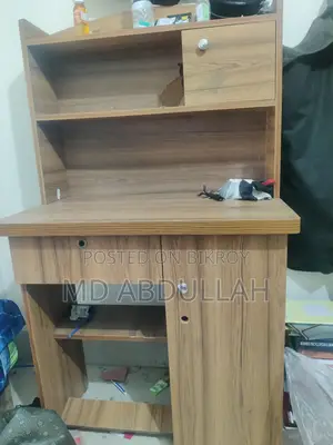 টেবিল এবং চৌকি