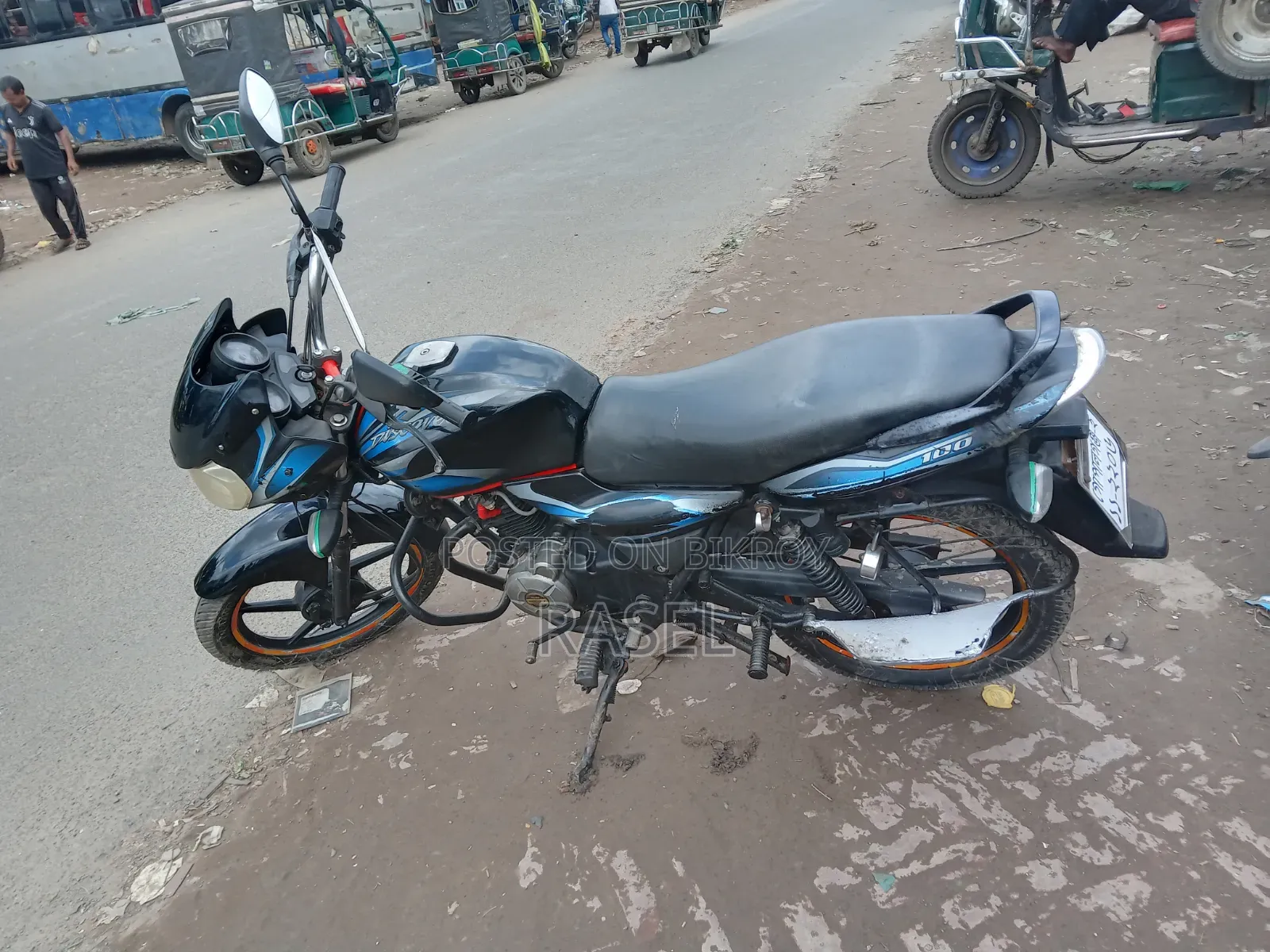 বাজাজ ডিসকভার ১০০ ২০১৪ ব্ল্যাক