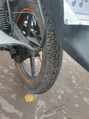 বাজাজ ডিসকভার ১০০ ২০১৪ ব্ল্যাক
