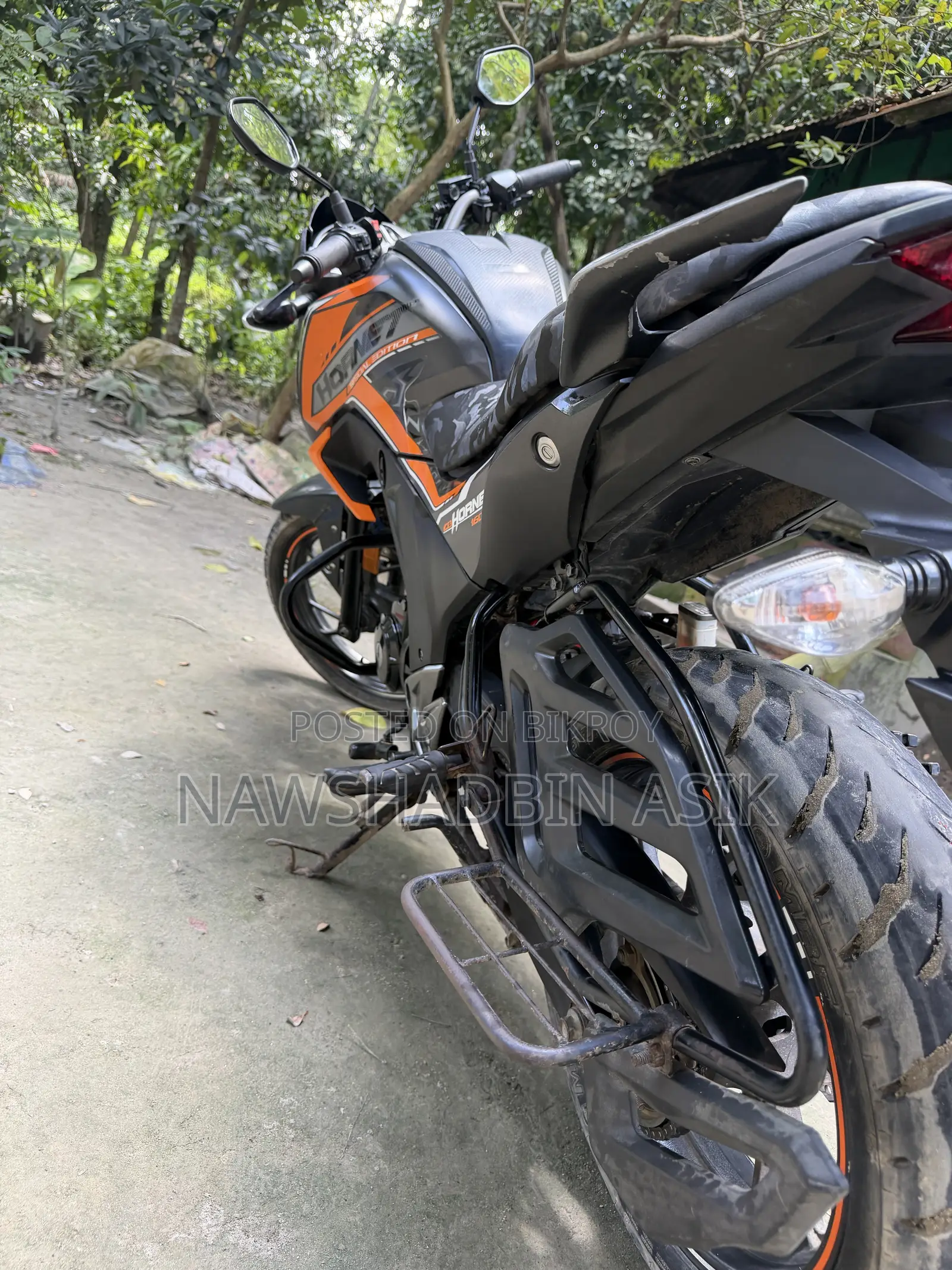 Honda Hornet 2022 Orange