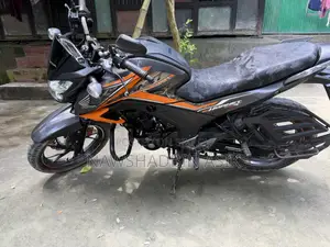 Honda Hornet 2022 Orange