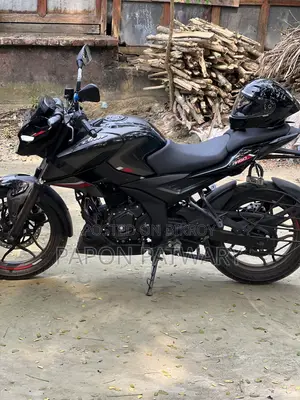 বাজাজ পালসার এন১৬০ ২০২৫ ব্ল্যাক