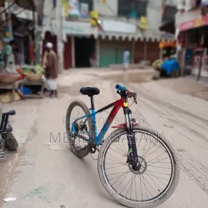This is a Duronto Venom 27.5 Cycle
