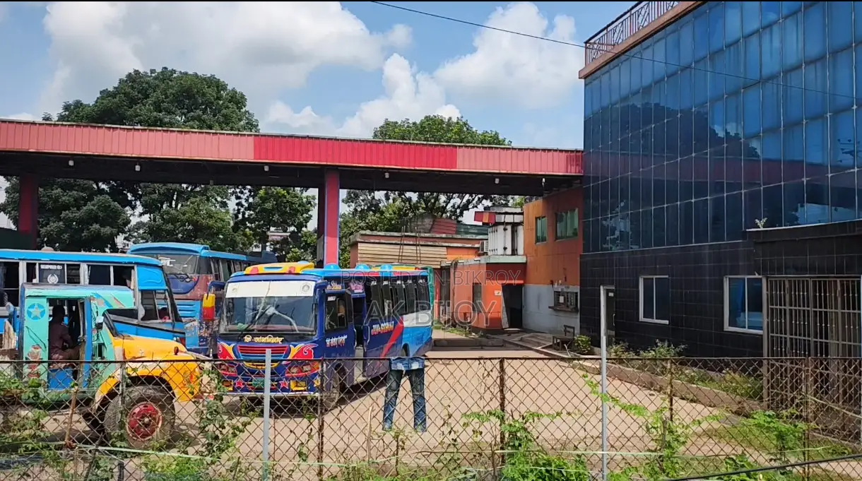 815 decimals of land including CNG Station, Cold Storage, and Auto Bricks project for sale.