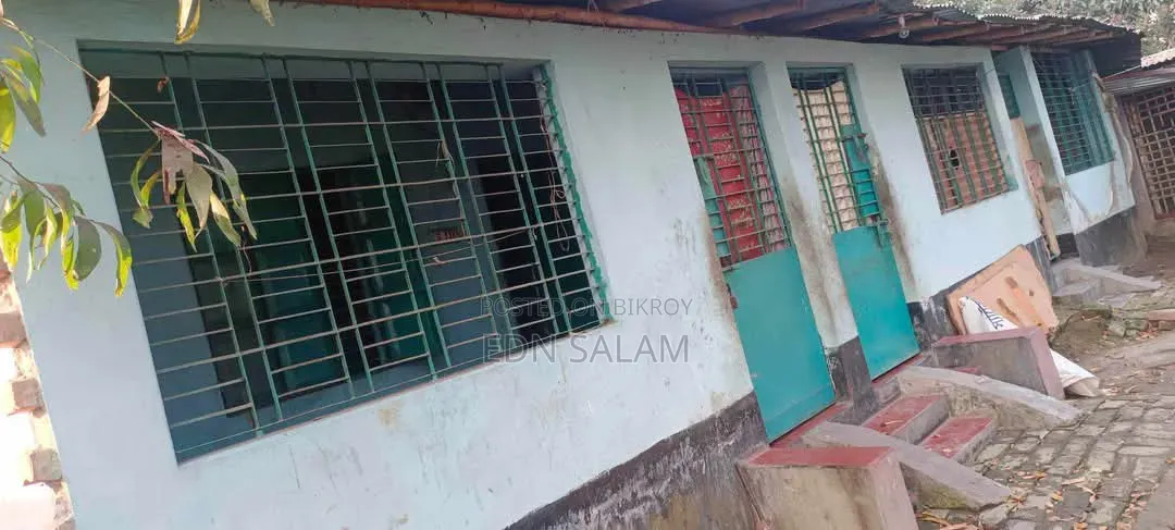 Land for sale at a reasonable price.
Contact (Landowner)
