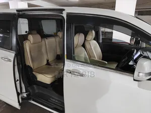 টয়োটা নোহা ২০০৭ পার্ল