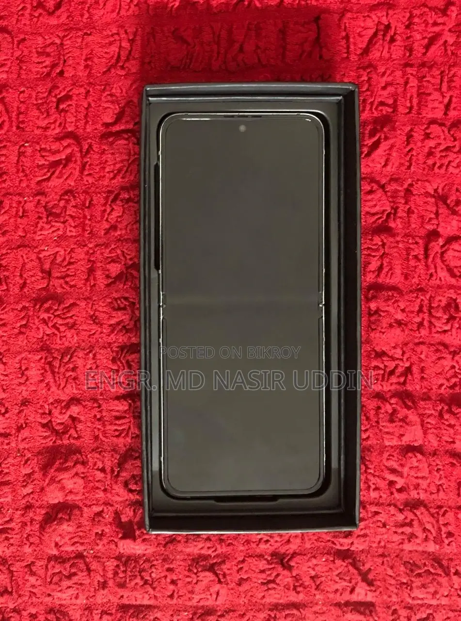 New Samsung Galaxy Z Flip 5 256 GB