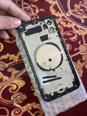আইফোন ১১ বডি